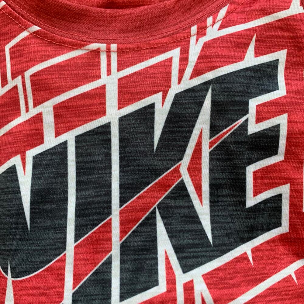 Nike Red Tech Shirt 6/7 - Picture 4 of 7
